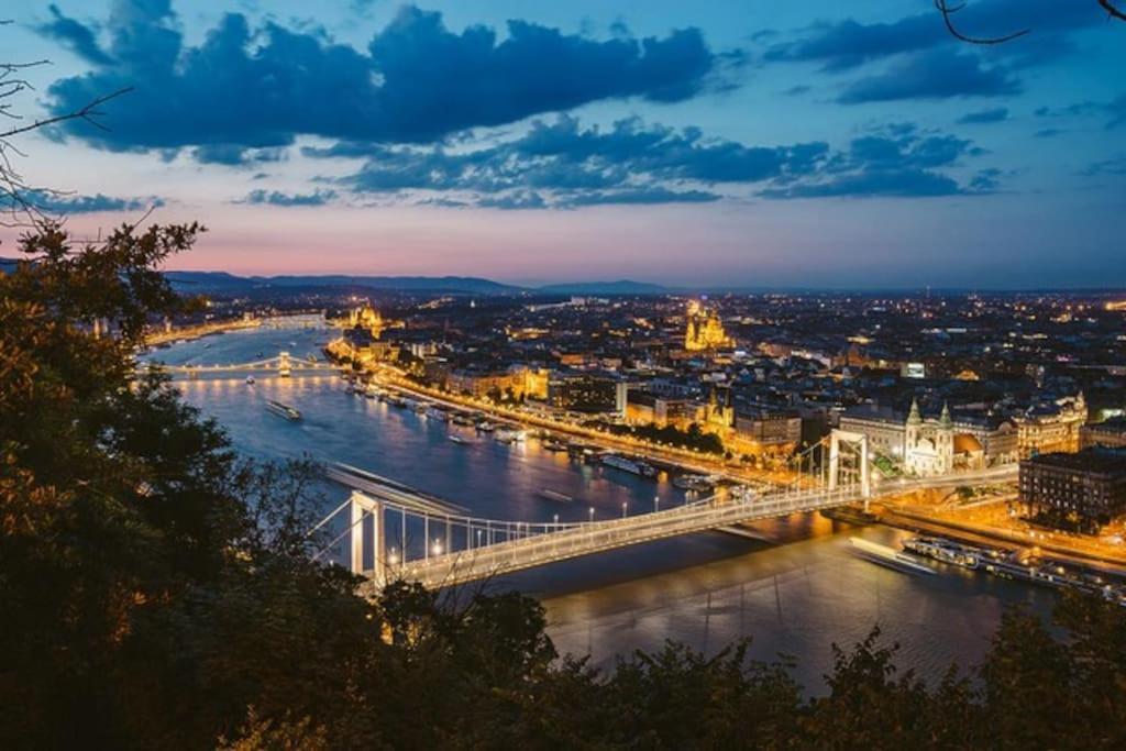 Parisian Soul In The Heart Of Budapest Exterior photo